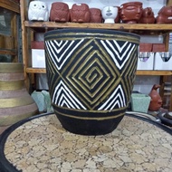 HITAM Black gold G motif earthenware Pot / unique pottery