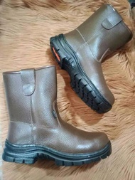 SEPATU SAFETY MURAH KRUSHERS SEPATU SAFETY KULIT SOL KARET UJUNG BESI
(BISA BAYAR DI TEMPAT)