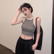 Korean style women's cropped tank top