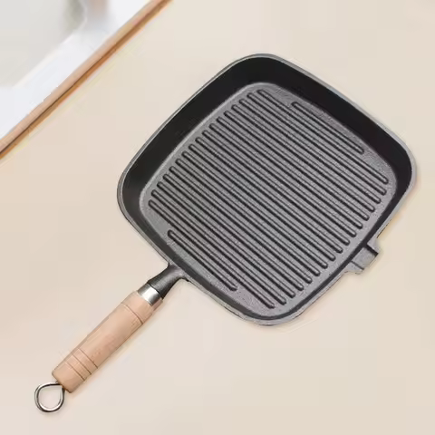Iron Skillet Frying Pan with Wooden Handle Uncoated Non-stick Cooking Pot Steak Frying Pot Steak Ski
