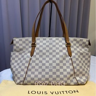 LOUIS VUITTON LV 經典白色 棋盤格 PVC塗層帆布Totally PM單肩包托特包N51261 二手精品