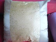 泰國絲質抱枕套(金色)$100