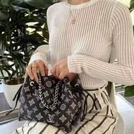 LV Bella鏤空漸變色月光女神水桶包 芯片款 黑色 牛皮 22*20*14 99新配件肩帶*2 子包 塵袋