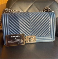 chanel山形紋boy25cm