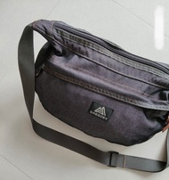 Gregory Satchel 腰果斜咩袋