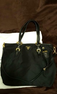 Prada 手袋