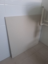 全新磁磚 米白色 600 x 600mm
