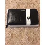 Calvin Klein Zip around wallet