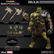Genuine Hulk Model Mezco One: 12 Collective Thor Ragnarok Marvel