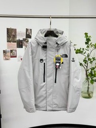 The North Face Summit Series 防風外套