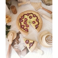 Wooden cheese mania pizza