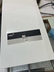 TGC 煤氣恒温熱水爐連排氣喉（背出）