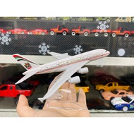 Abu Dhabi ETIHAD Airbus A380 16cm MB16103 Airplane Model