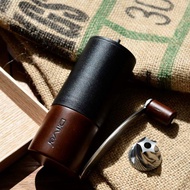 極簡造型、輕便好攜帶丨Driver 原木精鋼迷你磨豆機