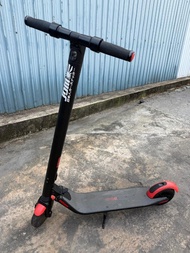 Ninebot 電動滑板車