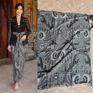 Half-finished Kamen with Wrap Model and Shawl