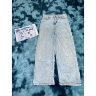 H15 Beautiful form-fitting down-leg pants