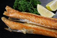 【冷凍魚類】 鮭魚肚條/約810g±3%/包~柔嫩肉質含有豐富的油質是烤肉行家的最愛