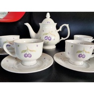 Corelle Plum Cup Porcelain Berkaki Set with teko