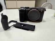 Sony a7c2  黑色（貼左膜）連smallrig 手柄