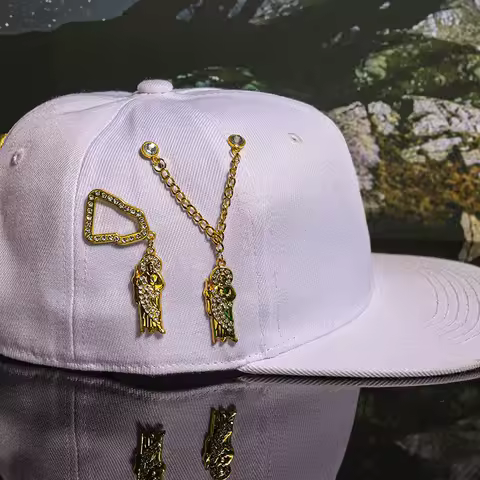 Retro Metal Hat Jesus San Judas Chain Paint Pins Decorative Brooches Mexican Enamel Painted Pin Clot