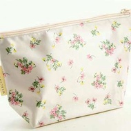 日本雜誌 More 附錄款 小清新素雅小花朵 綢面化妝袋