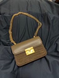 小ck CHARLES & KEITH 金鍊單肩針織包（附防塵袋）