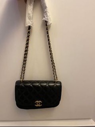 Brand new Chanel WOC/phone holder全新WOC/電話包