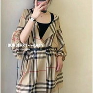 💎Han's house精品服飾💎 Burberry 圍巾 格紋 斗篷  罩衫 外套 義大利製 現貨 原價30000