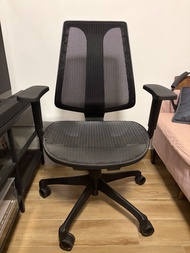 電腦椅 Office Chair 人體工學中背扶手轉椅