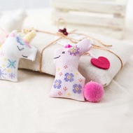 【兔子】布偶掛飾 十字繡材料套組 | Xiu Crafts