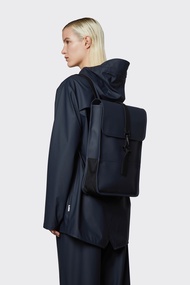 RAINS Backpack Mini經典防水迷你版長型後背包/ 海軍藍