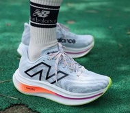 New balance Fuelcell Supercomp Trainer V2 競速訓練跑鞋🏃