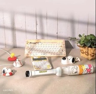 [7-11 *  Snoopy ] 史努比 聯名周邊商品 公仔造型磁吸充 公仔造型滑鼠 藍牙無線鍵盤 多功能計算機 手持吸塵器  犀牛盾史努比系列 美國康寧餐盤Snoopy系列  Snoopy x OUTDOOR聯名皮夾