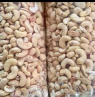 kacang Mede utuh 1 kg mentah