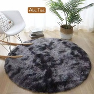 Round tie-dye carpet