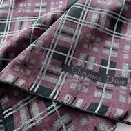 復古 Christian Dior 手工捲製設計師圍巾，32x 34 英寸，絲綢圍巾。