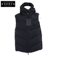 近全新 Moncler 2025 GUERSAC 連帽羽絨背心，M 碼