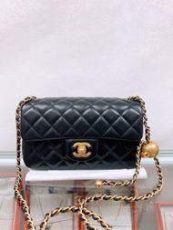 (尖沙咀門市💖) 全新 Chanel mini cf 20 classic flap pearl crush 黑色金球