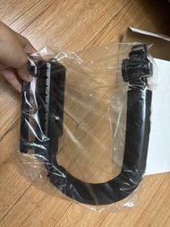 黑色 U 型相機穩定器