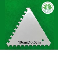 (Ready in melaka) Plastic Triangular Tooth Scraper baking handmade soap 三角形塑料刮板 烘焙手工皂 (7102