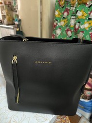 Laura Ashley 黑色單肩袋