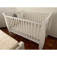 Seni Daya Costa 4-in-1 Convertible Baby Cot c/w Side Rails and Wheels Size 70 cm x 130cm (28"x 52") 