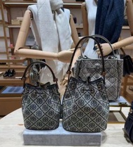 美國Tory Burch 經典的 T Monogram 提花布水桶包（中型款/迷你Mini款)