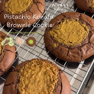 Pistachio Kunafa Brownie Cookie