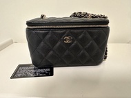 Chanel vanity case caviar 化妝包 GHW 黑金