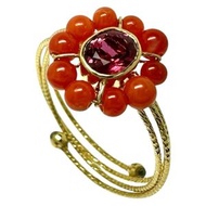 12 號紅寶石和珊瑚戒指，18K 金，1.1 克，女士