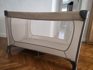 Hauck Dream N Play Playpen and travel cot