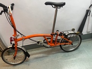 Brompton M6L with rack and carrier block