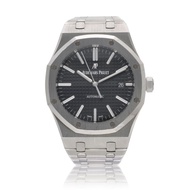 Audemars Piguet Royal Oak Reference 15400ST.OO.1220ST.01, a stainless steel automatic wristwatch with grande tapisserie dial and date, Circa 2016